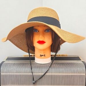 NWOT -DEBRA WElTZNER TAN WIDE BRIM SUN HAT W/BLACK BAND & ADJUSTABLE CHI…